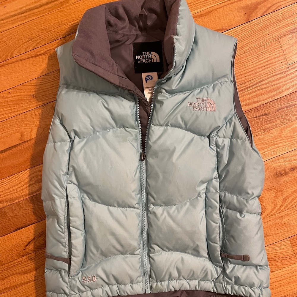 Sea foam North Face puffer vest, like new, size Women’s XS